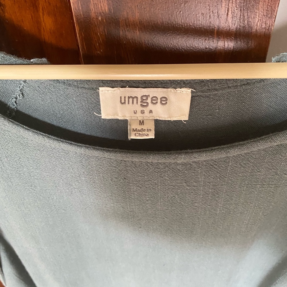 Women’s Umgee tunic too.